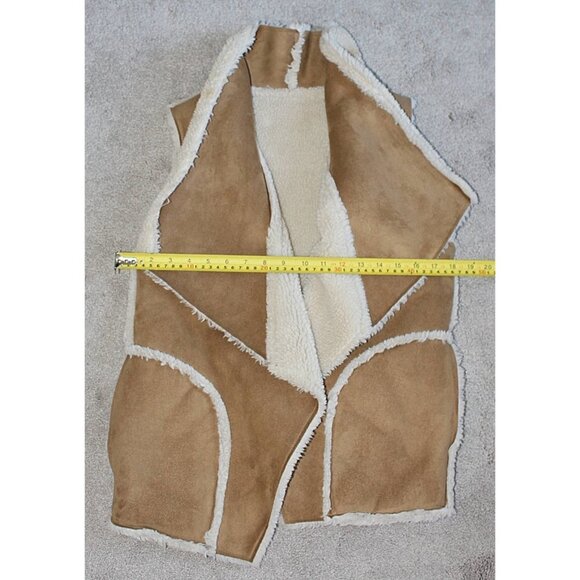 Sanctuary Brand - Women's Faux Shearling Reversible Vest, One Size Fits Most - Picture 6 of 7